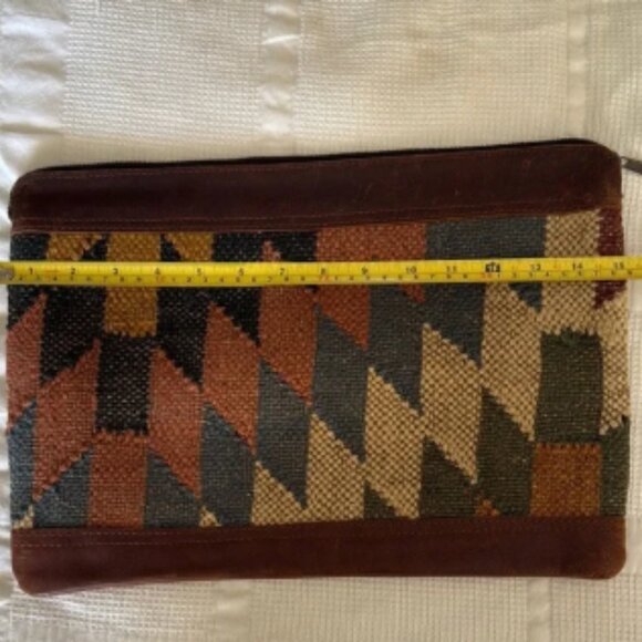 Geometric Patterned Clutch Bag - Picture 3 of 4